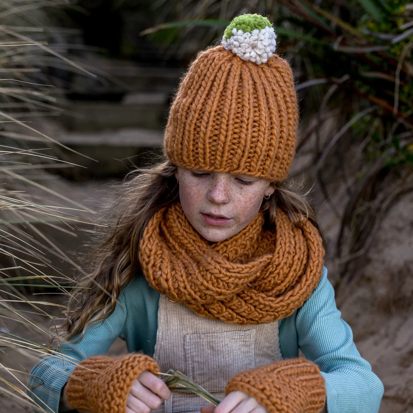 Acorn Kids: Journey Infinity Scarf Caramel