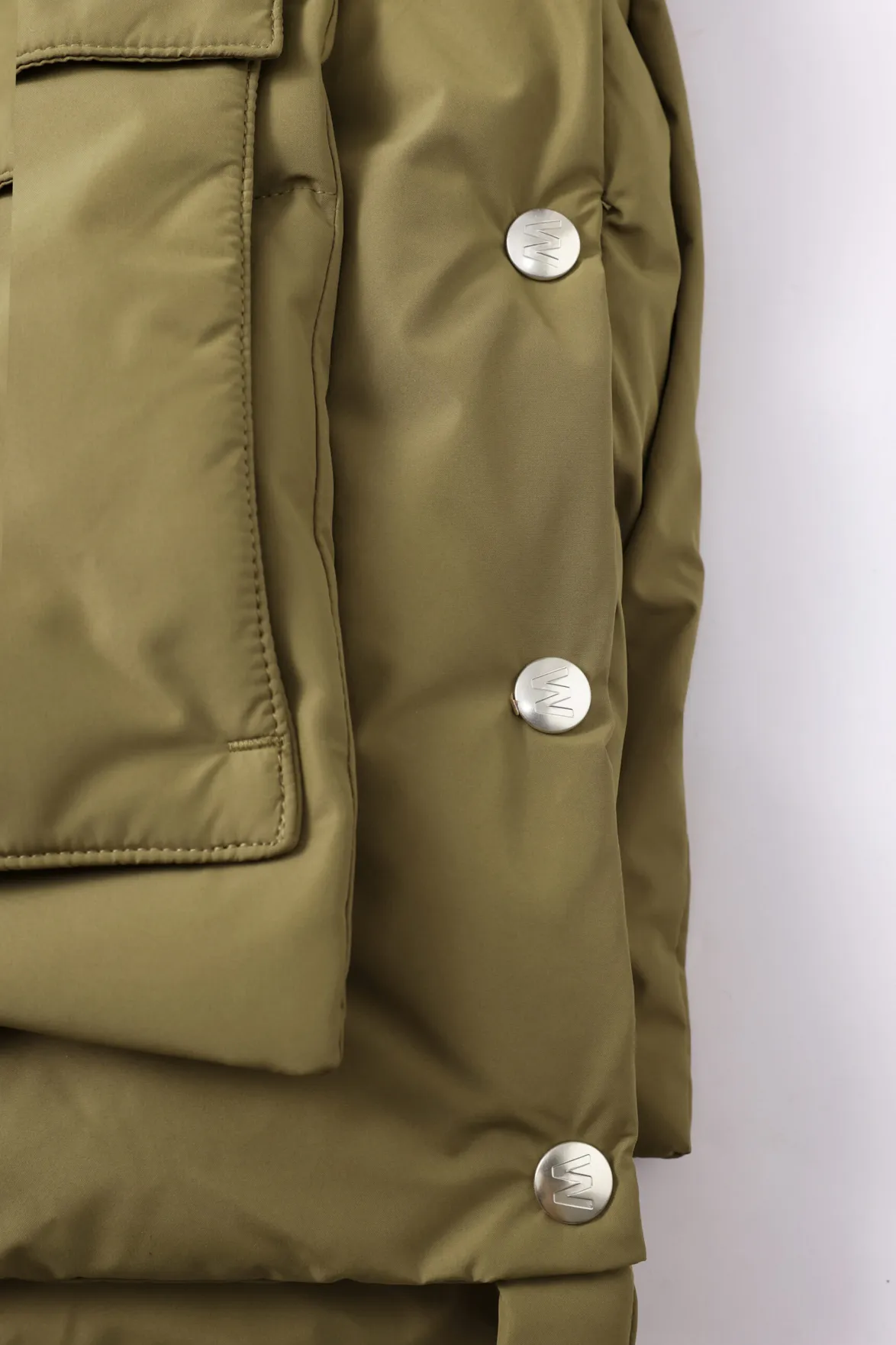 Embassy Chicago Puffer Jacket - Golden Leaf