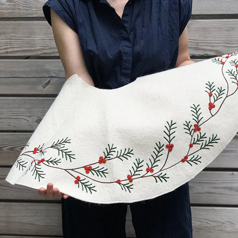 Small 34" White Winter Pine Tree Skirt