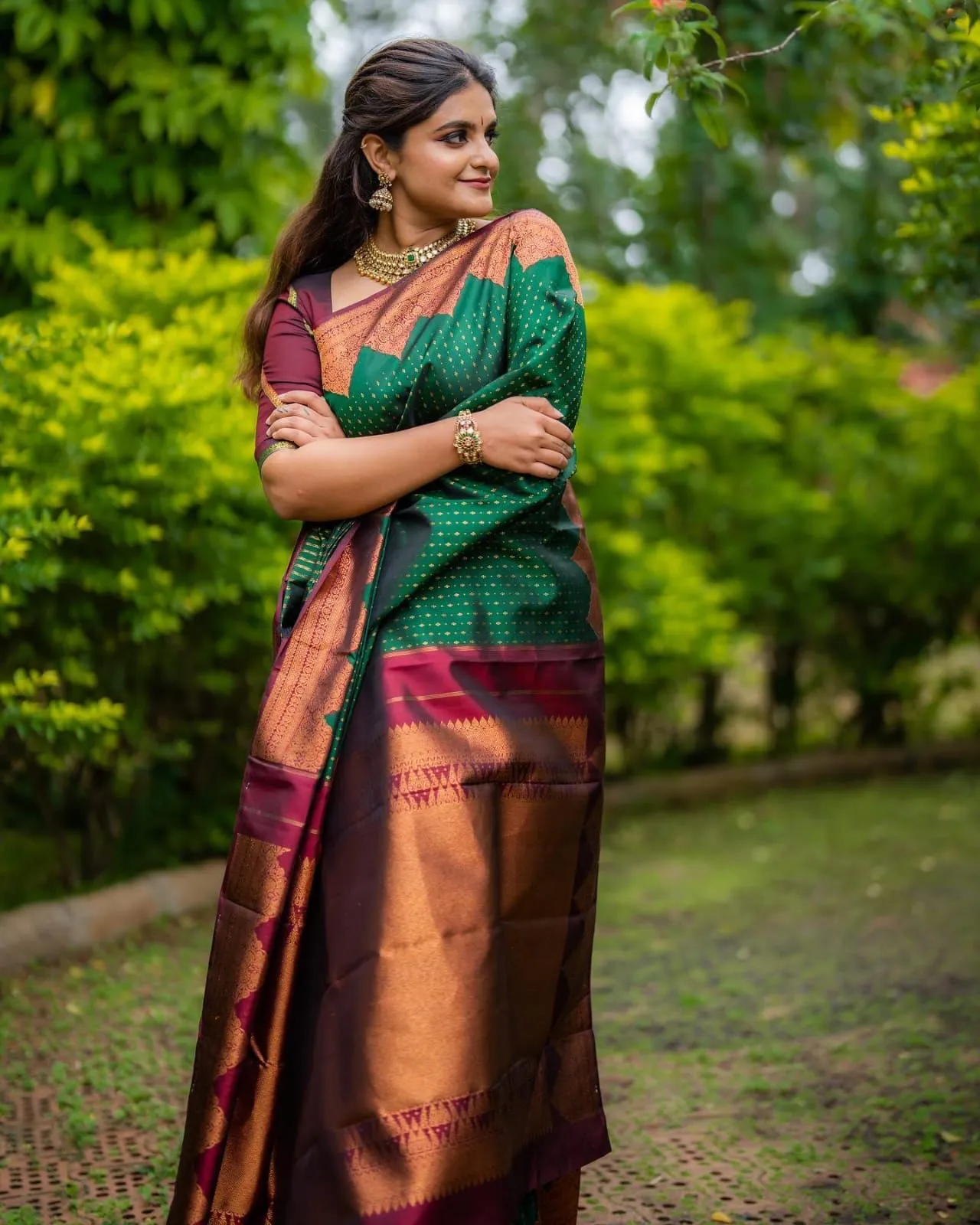 Stunning Green Soft Silk Saree With Innovative Blouse Piece