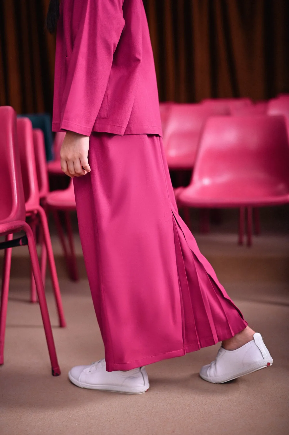 The Dulu Kita Fan Pleats Skirt - Fuchsia