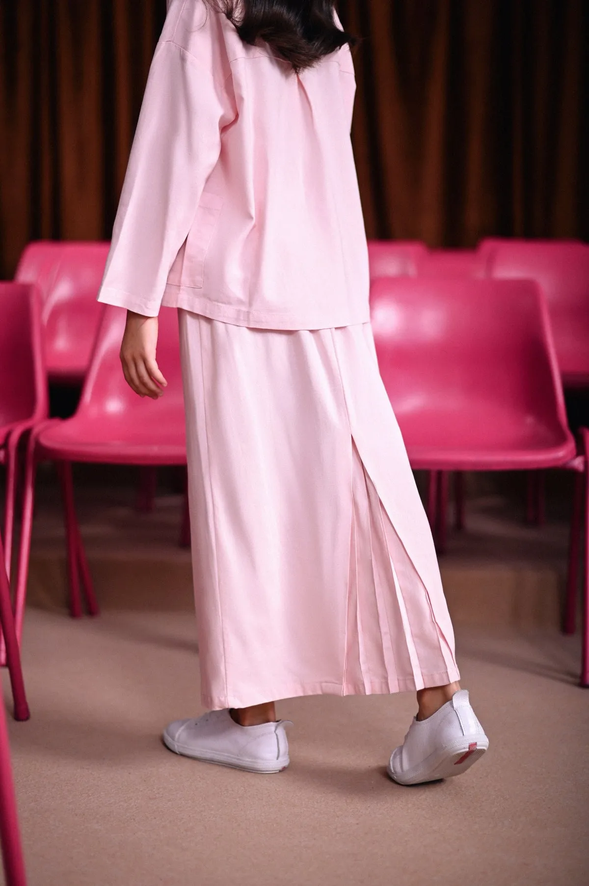 The Dulu Kita Fan Pleats Skirt - Pink