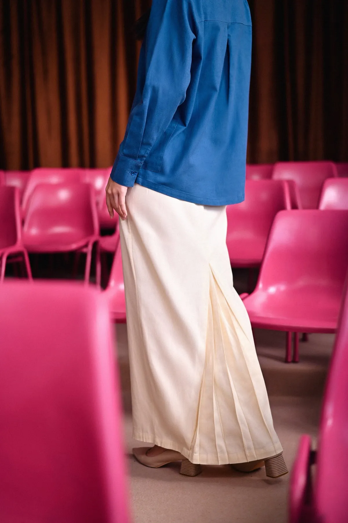 The Dulu Kita Women Fan Pleats Skirt - Cream