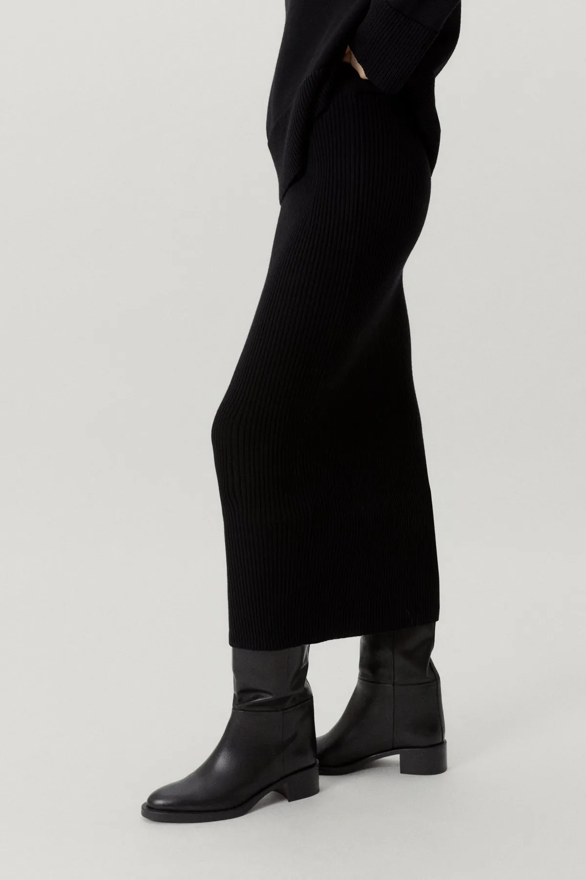 The Merino Wool Ribbed Skirt